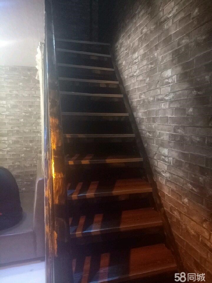 (转让) 因本人有其它发展，现将万寿广场南云上品小龙虾店转让