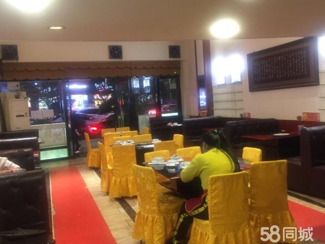 汇川区香港路阳光医院楼下临街