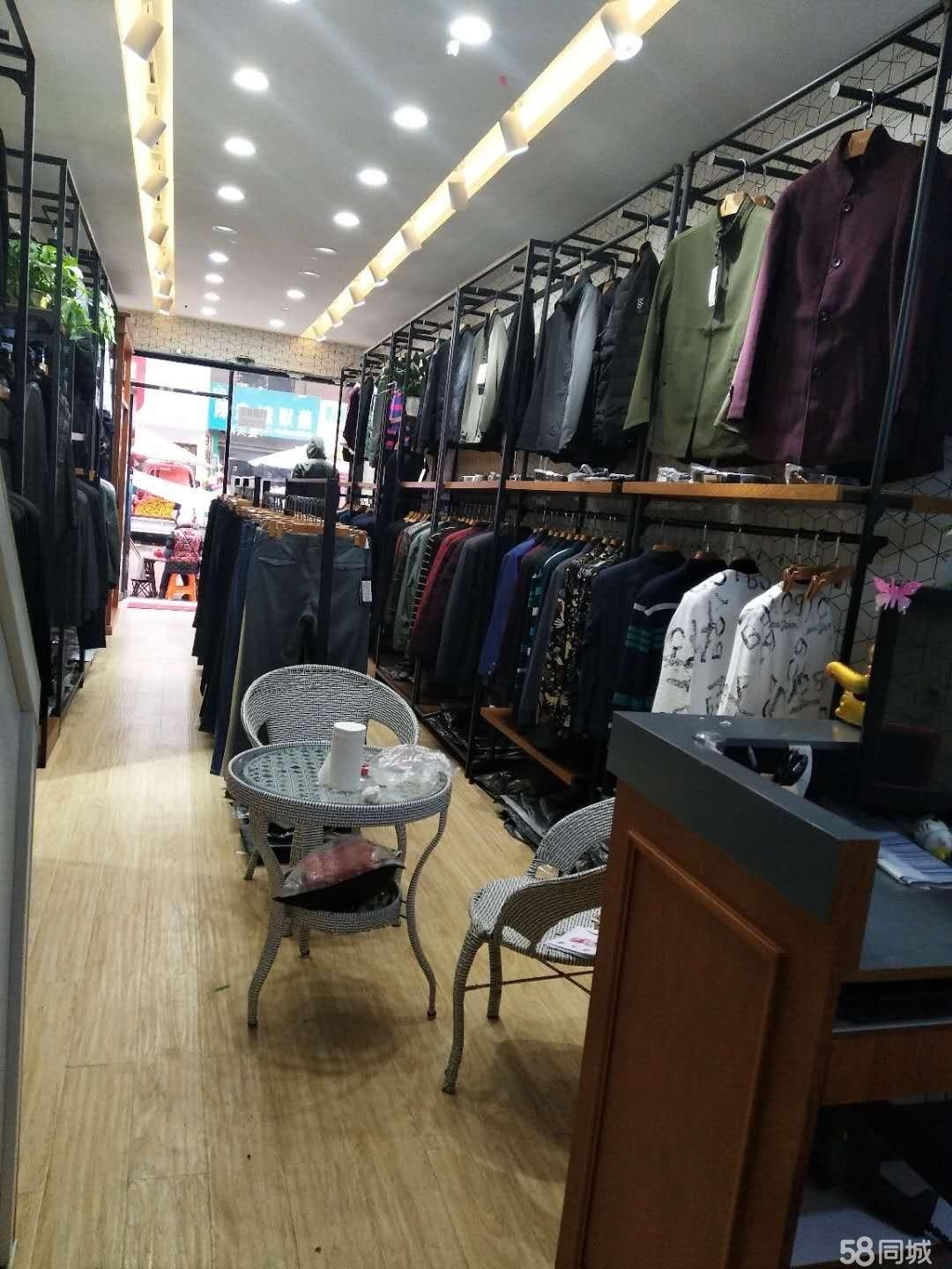 绥阳街上，红旗街低价转让，45平方适合做服装，箱包鞋店百货