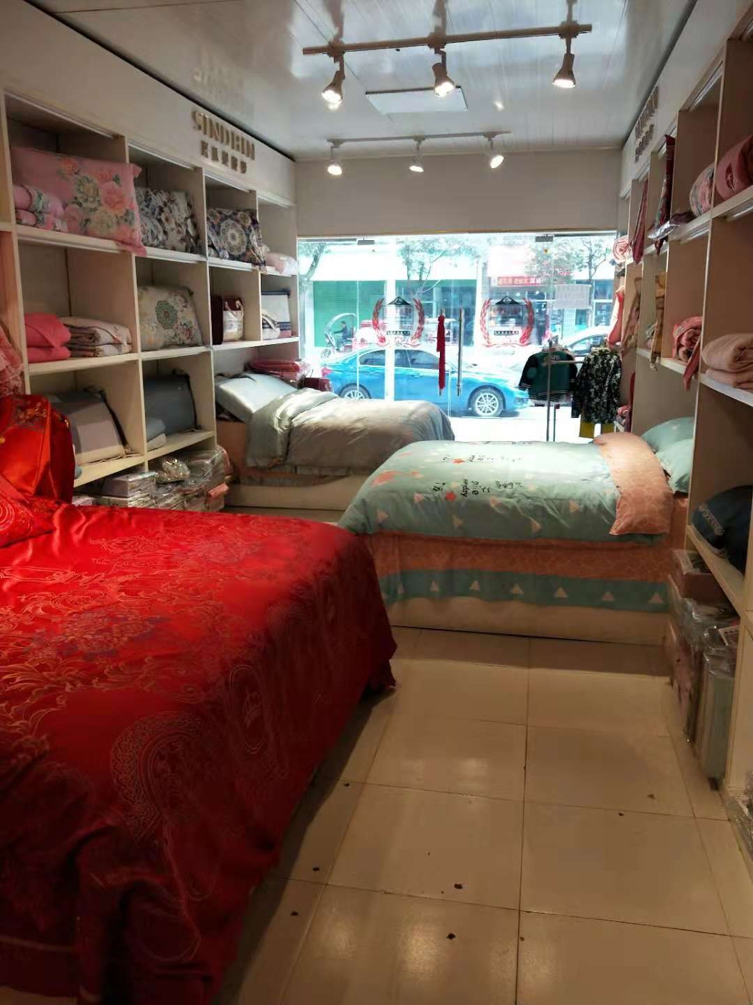 母婴店低价急转