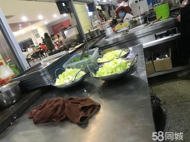 西区大学食堂窗口