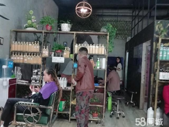 独家生意。三十多橦居民楼