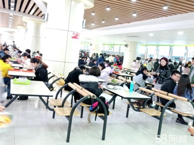 新蒲新区师院食堂