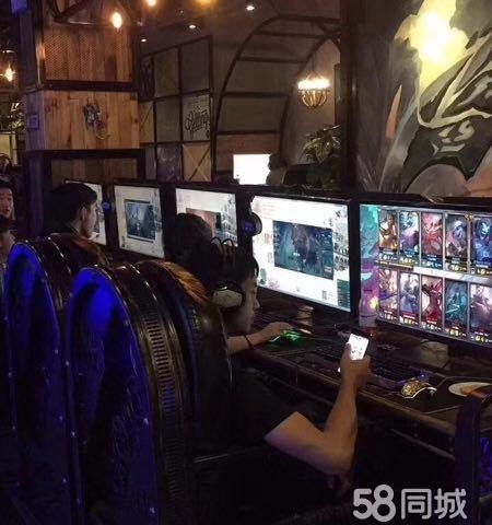 红花岗步行街德克士旁南波湾网咖转让