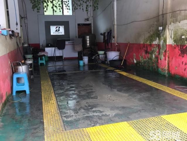  正安土坪低价转让汽车美容装饰轮胎店