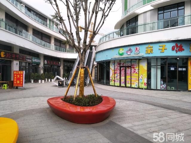 天都美食街门面转让