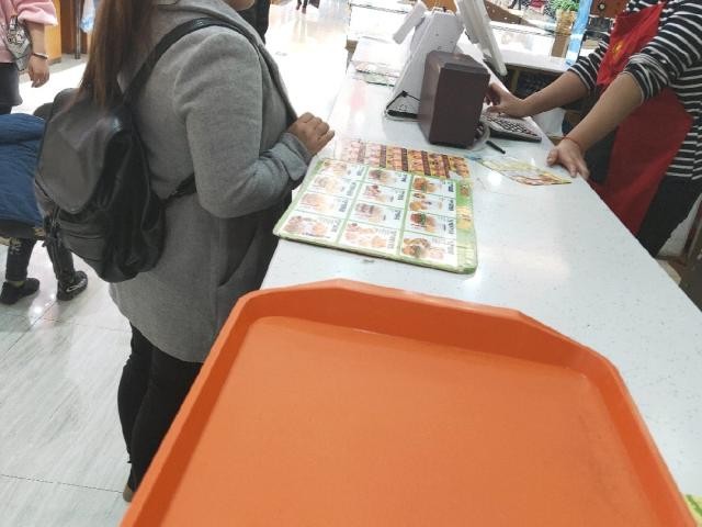  营业中汉堡店，因无人管理忍痛转让