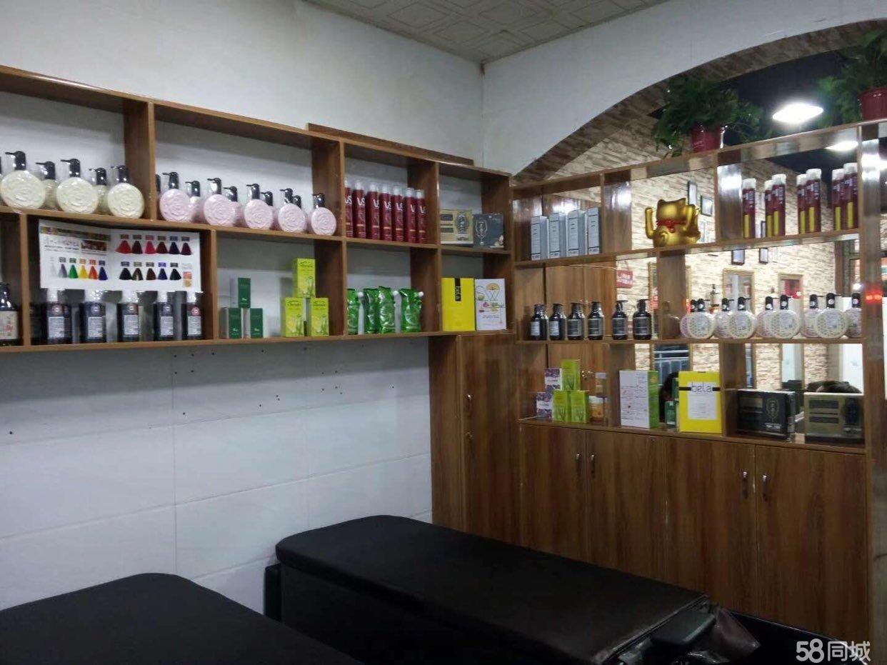 环城路，翡翠路口（十字路口）45m，小区，酒店，市场所包围