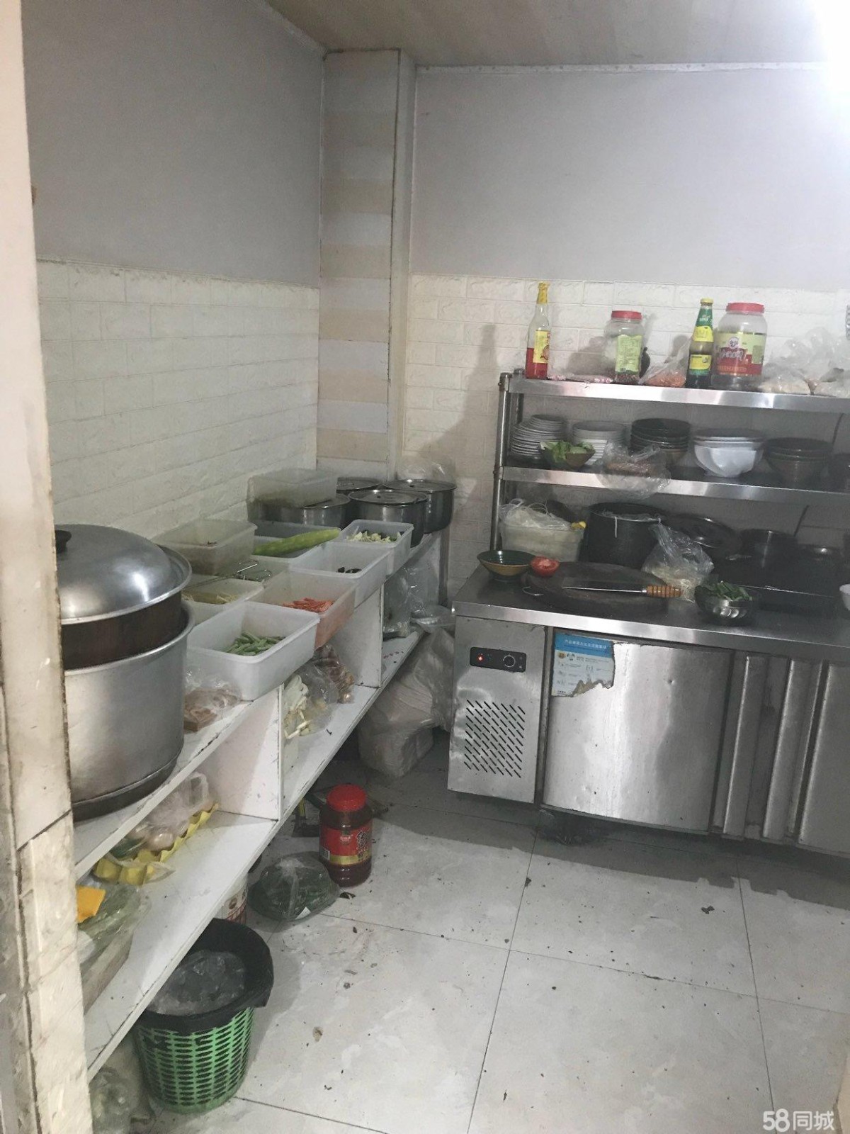(转让) 周围公司多。单身公寓。做生意的多。饭店生意前景可观