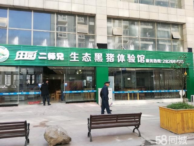 (转让) 刚刚装修的门头很长。房租低，合同期长。 
