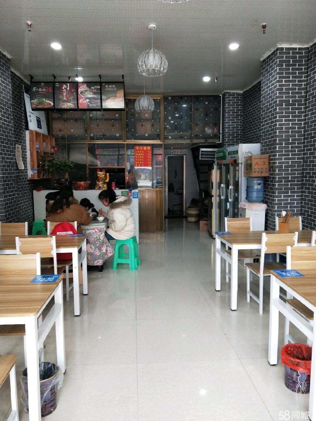 (转让) 此门面位于八中门口，价格优惠，整体门面急转