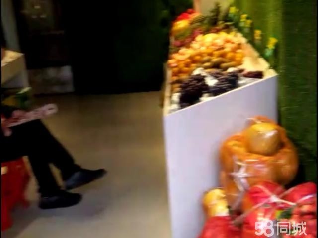 (转让) 县医院十字路口鲜果汇旺铺转让