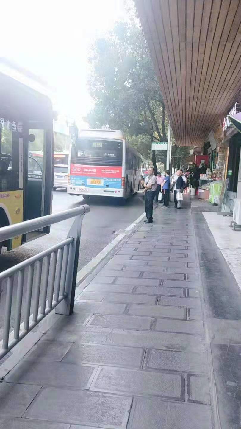 红花岗区服装店转让
