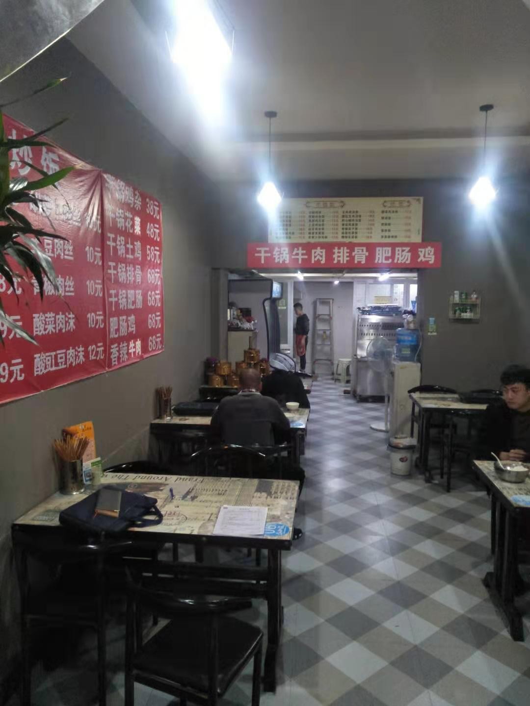 播州区南白万寿广场盈利餐馆低价转让