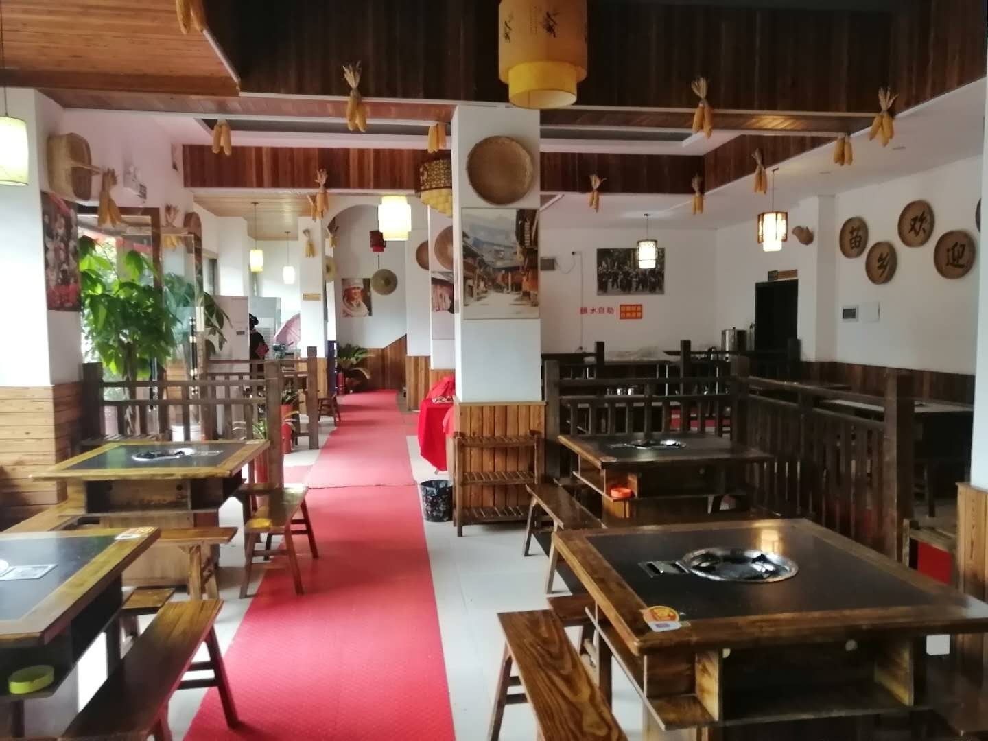 红花岗区大兴路餐馆