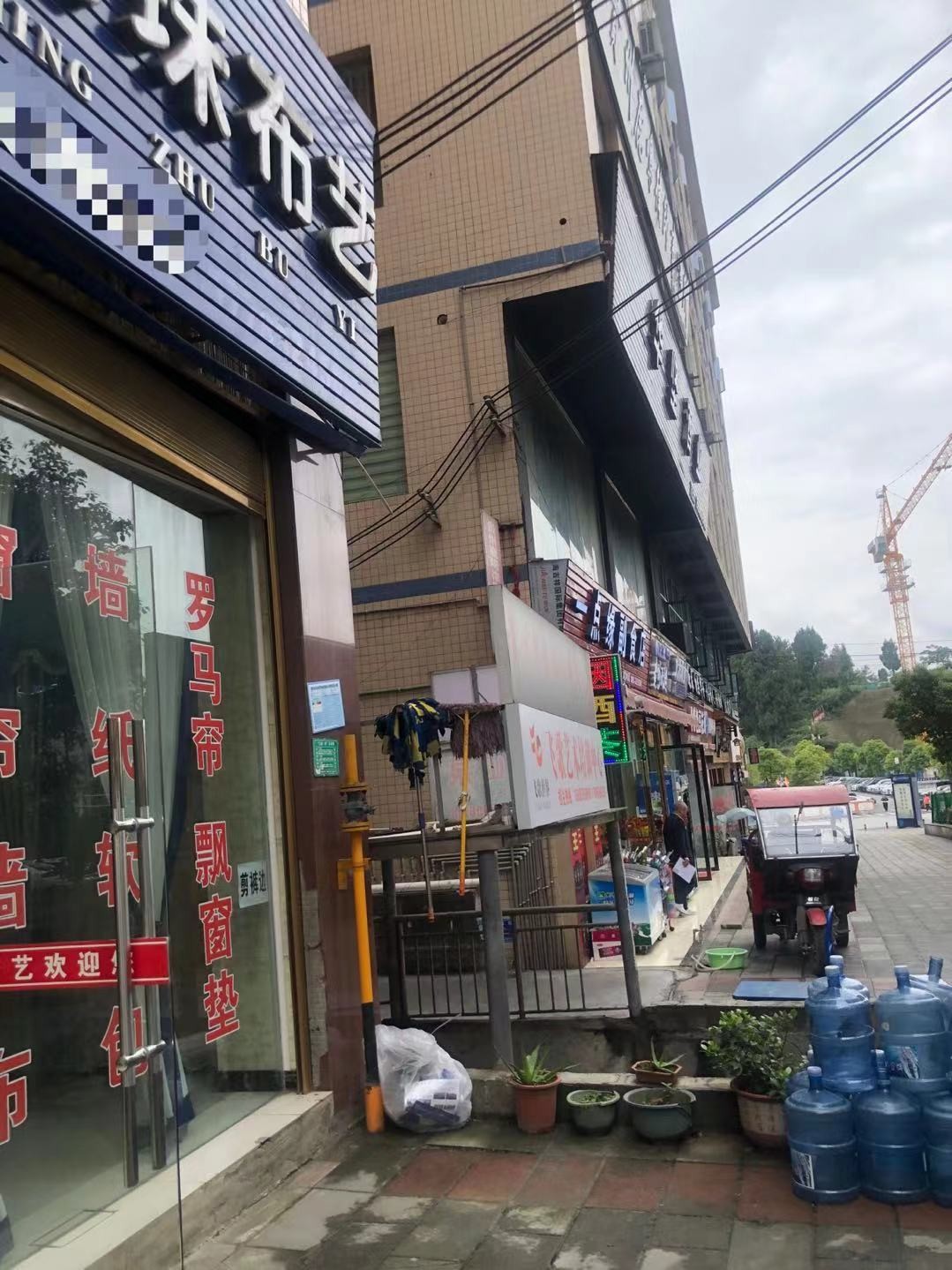 门面方正，本人特殊原因转让