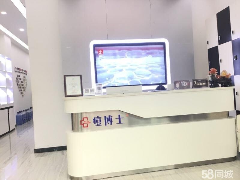 (转让)位置挺好的，门口还有停车场