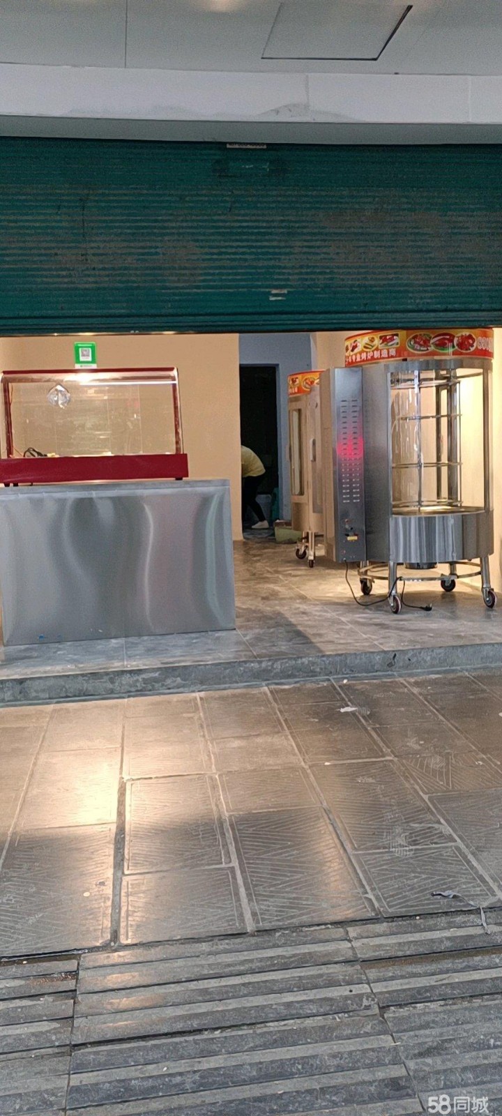 (转让)街道窄实体店主要看地段和人流量，欢迎实地考察