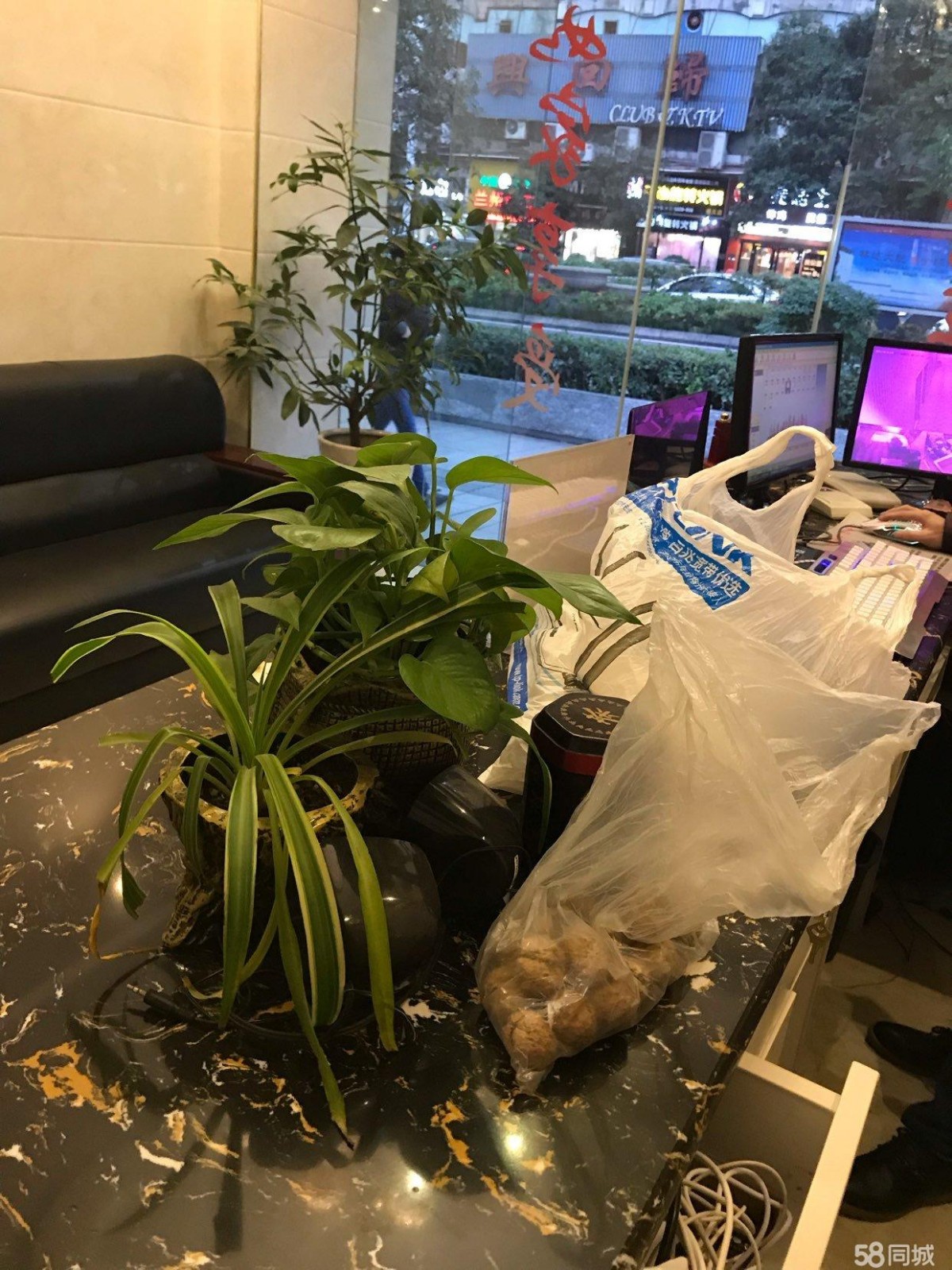 (转让)香港路繁华地带22间房，旁边就是昆明路唯一国际
