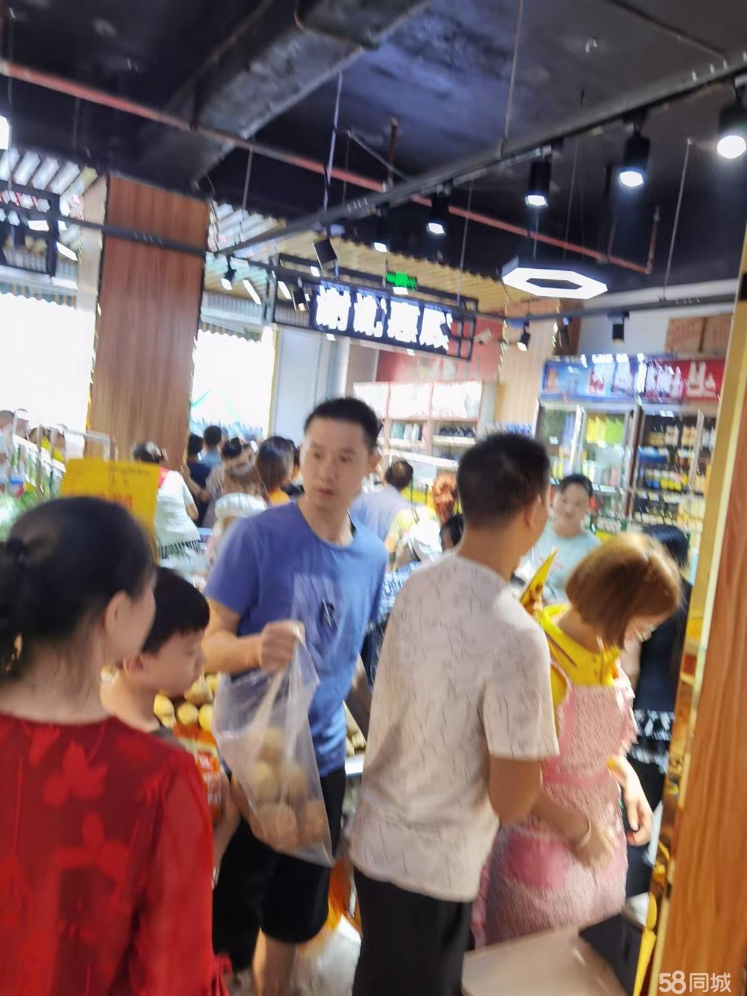 (转让)超市在3三叉路口、是几个小区的必经之路、周边入住率高、人流量大