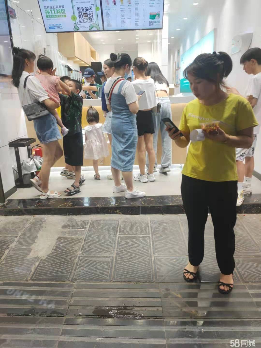(转让)知名品牌奶茶店转让.