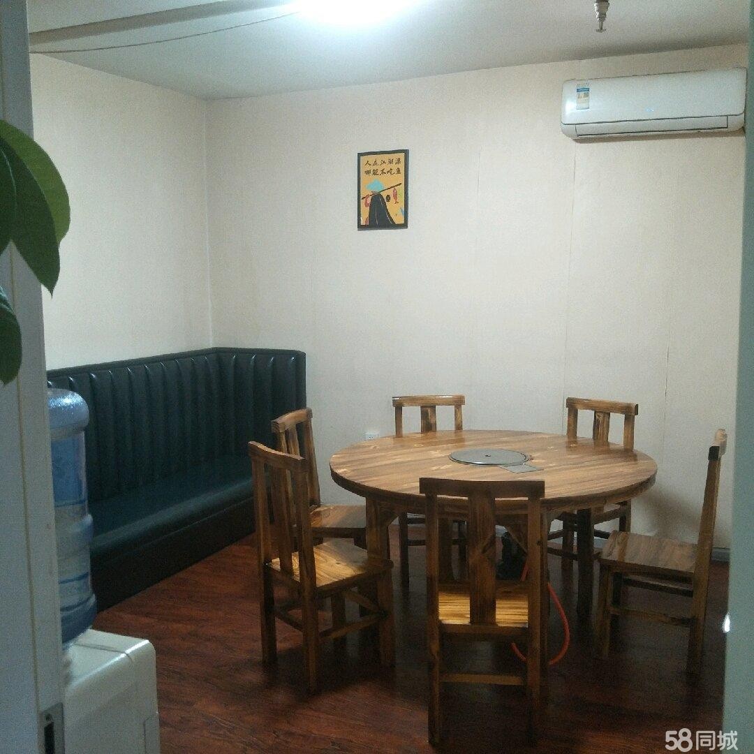 (转让)位于东欣彩虹城滨河路,方便停车，夏天河边洗澡散步的人群多。
