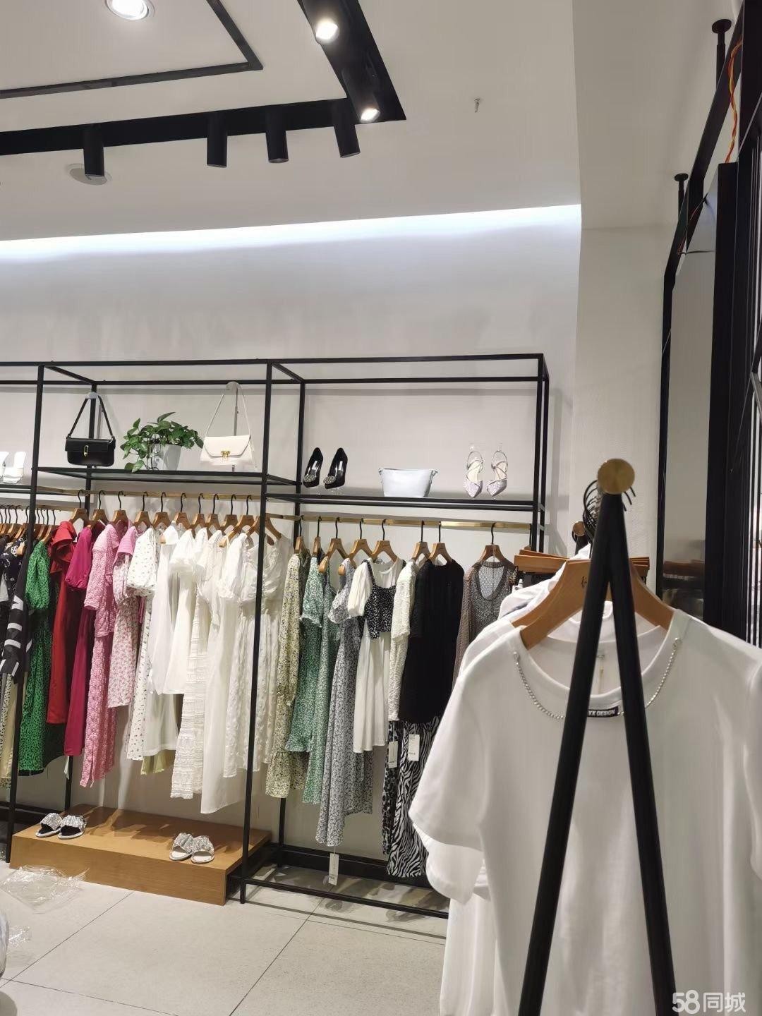 (转让)因合伙人家中有事转让时代女装店