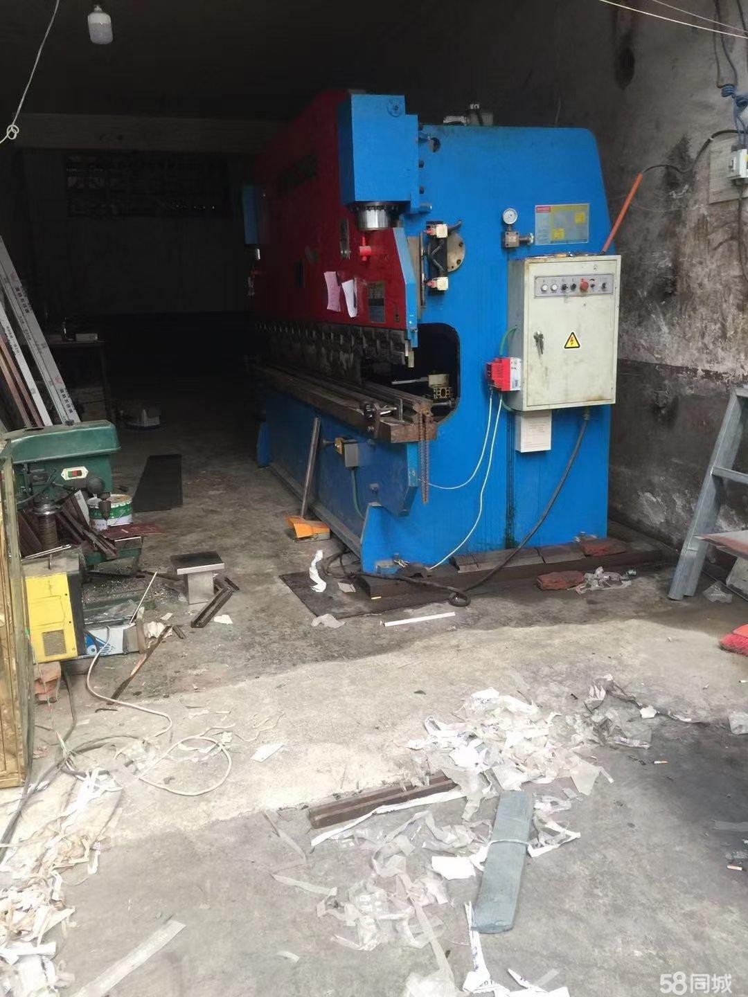 (转让)店铺内所有货物及加工场地设备全部-起转让,接手既可经营