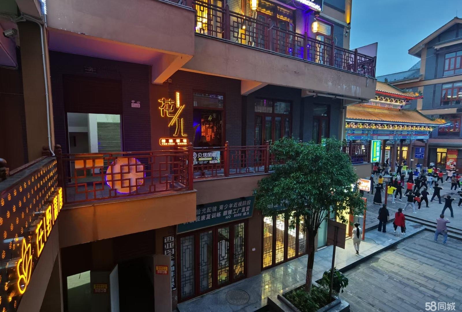 公园路新装酒吧转让，设备齐全