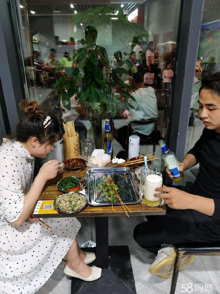 (转让)新蒲林达商圈日月星城美食城旺铺转让