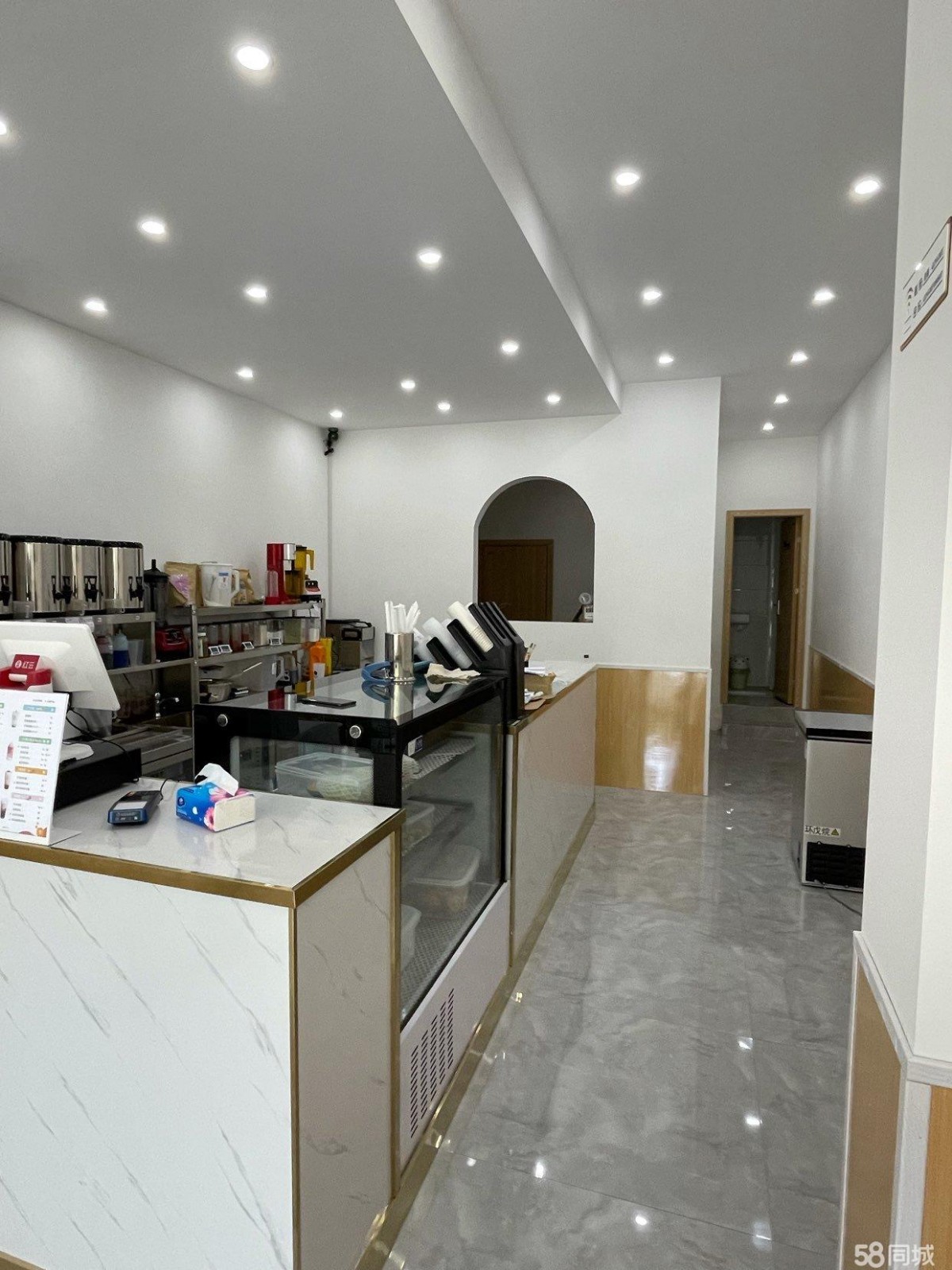 (转让)因个人原因，现将店铺转让、设备齐全、技术全包、接手可经营!