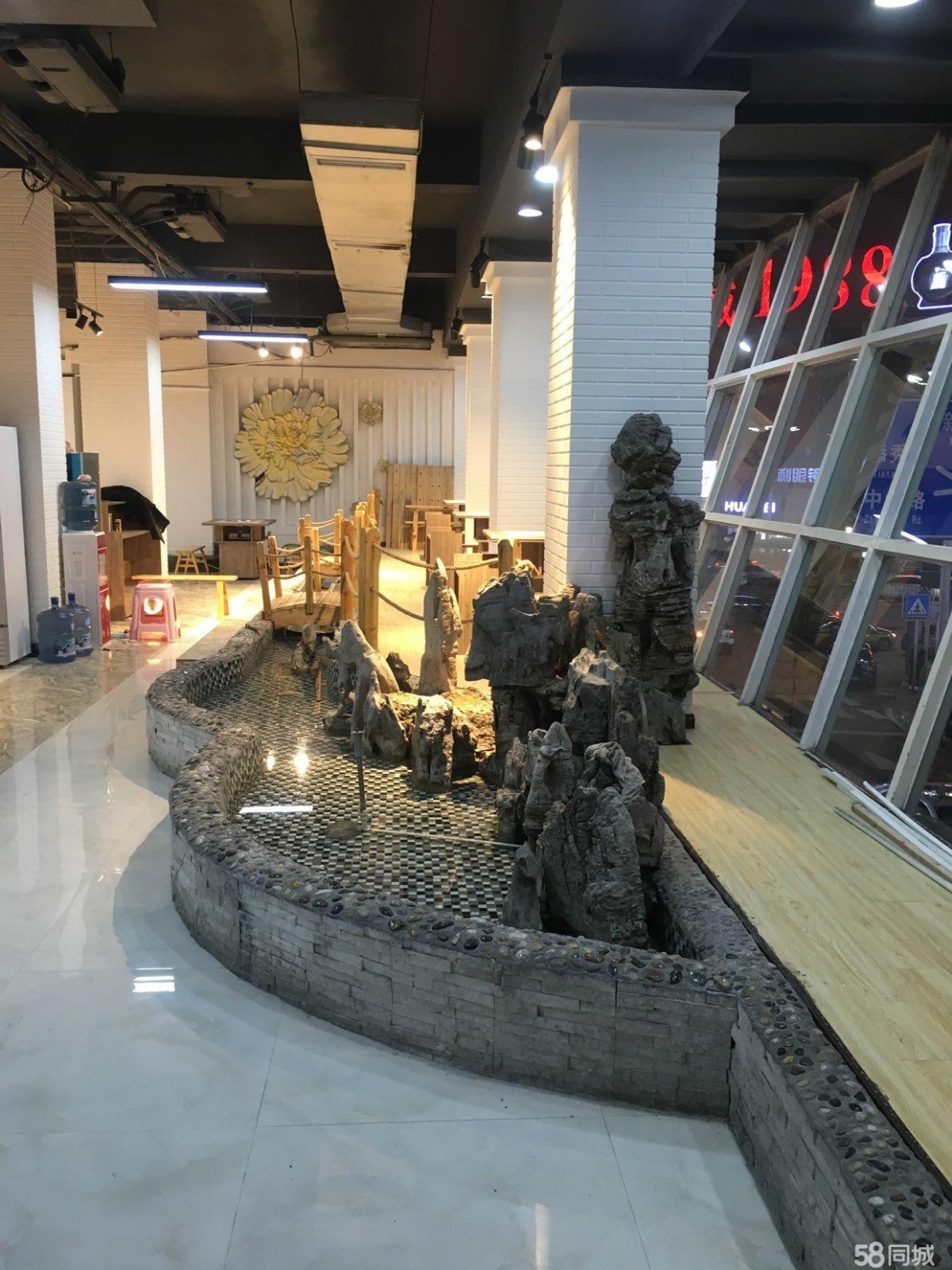 (转让)交通便利，停车方便，临街，可以直接来店找我