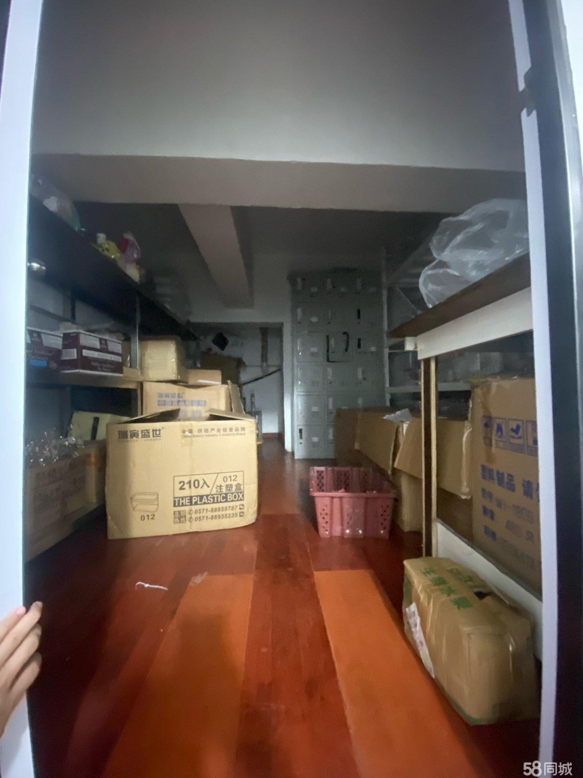 (转让)附近小区多医院近地段好人流量大库房大性价比高