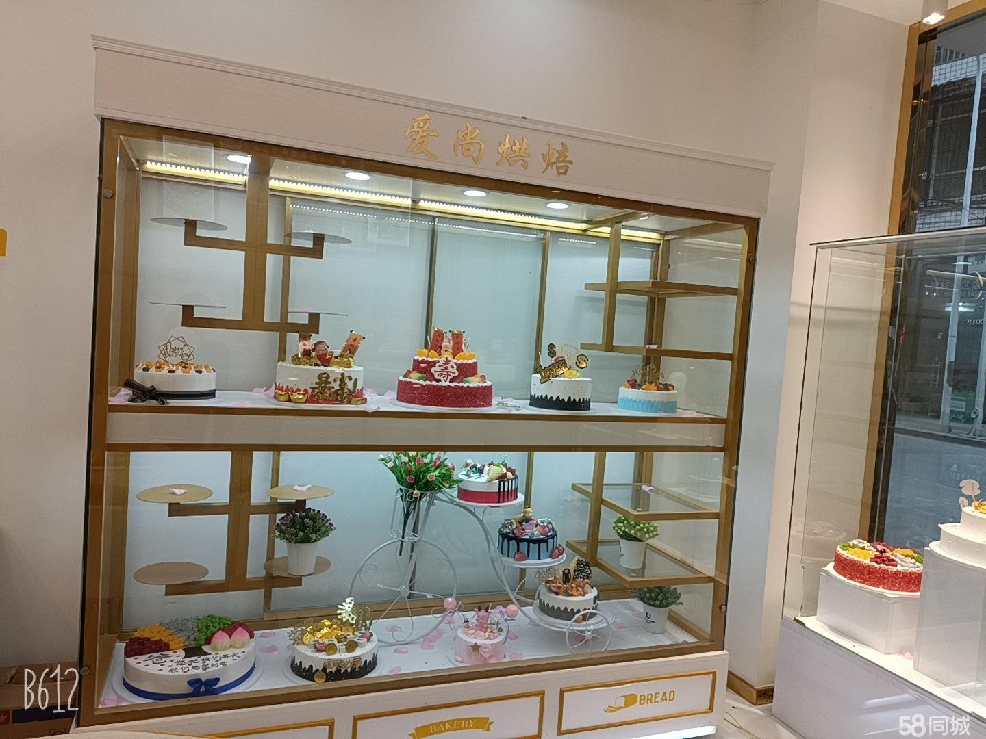 (转让)门面位于医院院对面，时代天街银沙桥，周围商家专业蛋糕店。