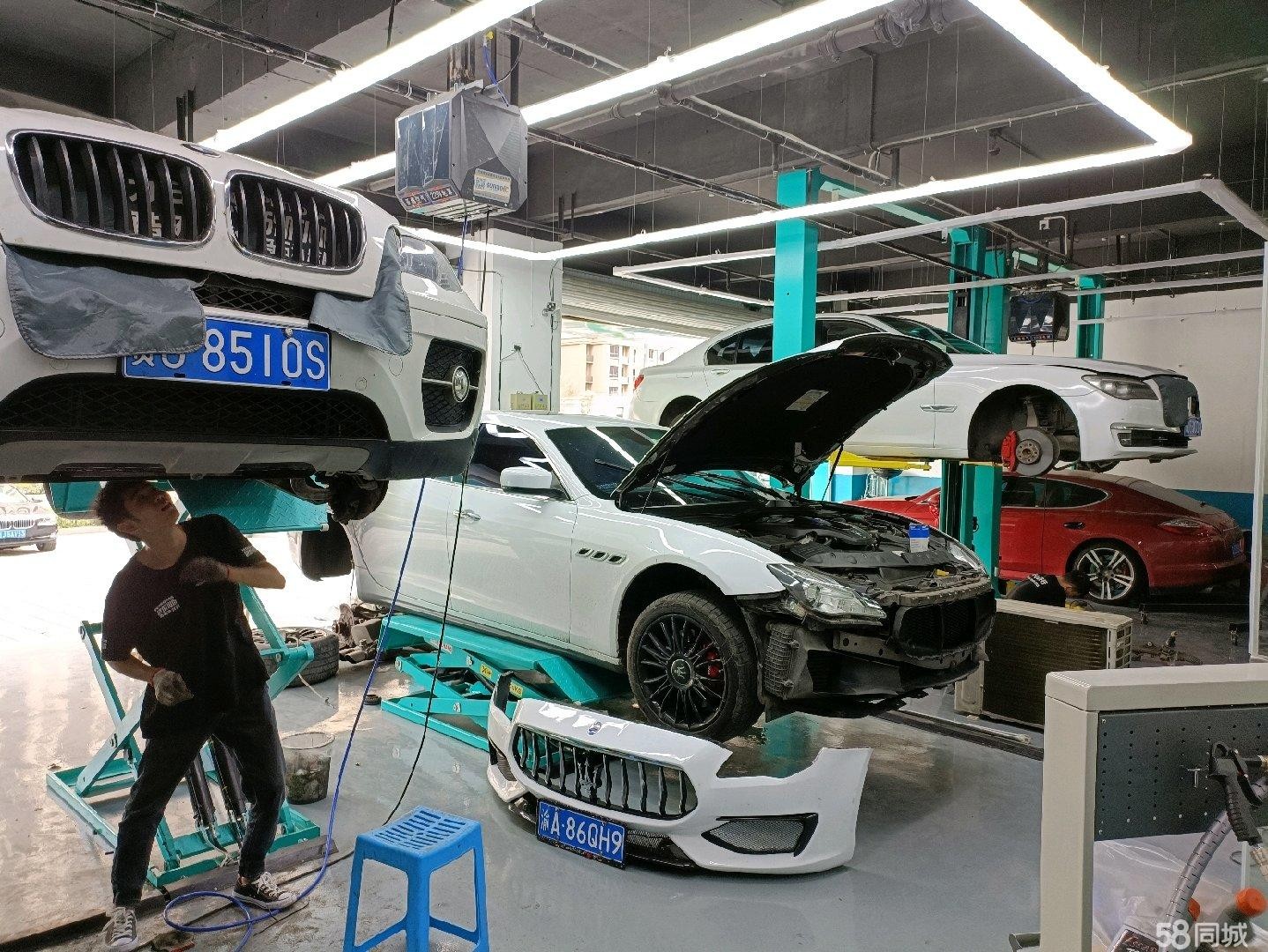 (转让)新装修临街商铺、有一千多平停车场随门面管理，停车方便
