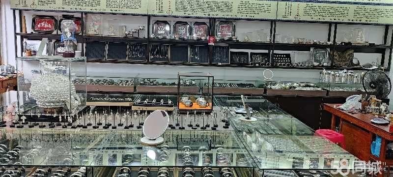 (转让)本店出租遵义市红军街49号门面银匠世家，55平方带个后院