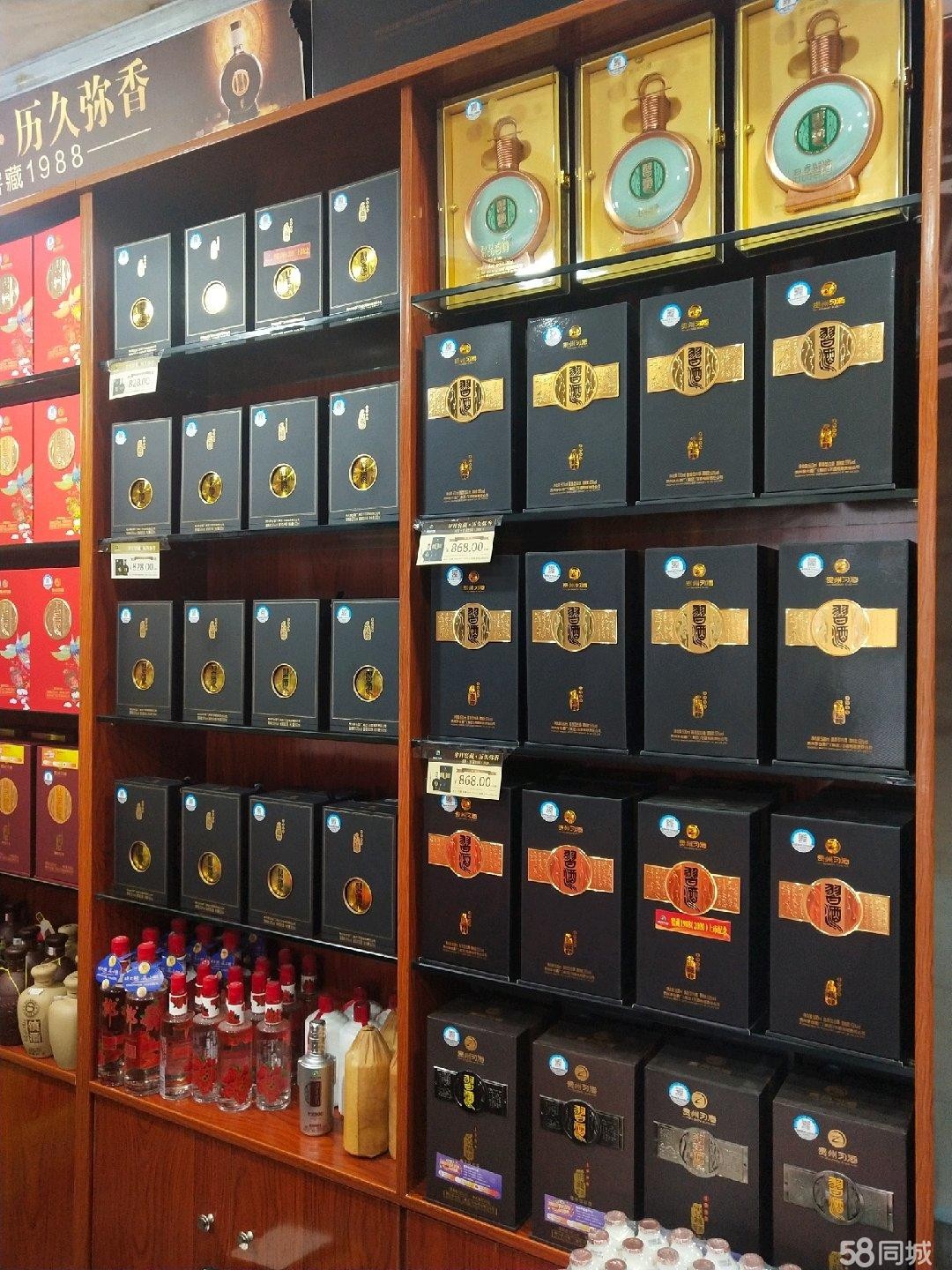 (转让》周边餐饮店多，停车方便