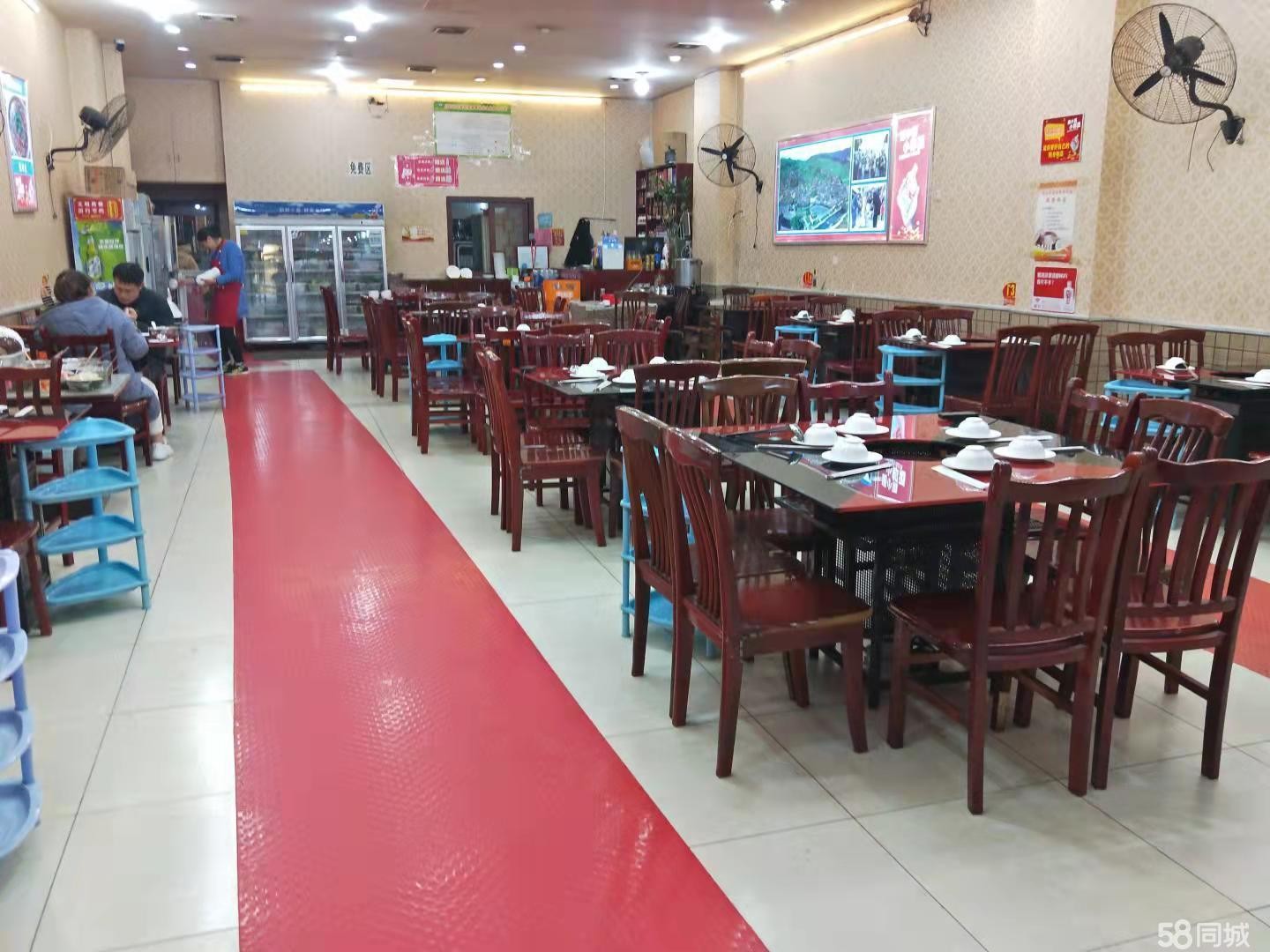 (转让)餐饮一条街，店面装修好，宽敞明亮