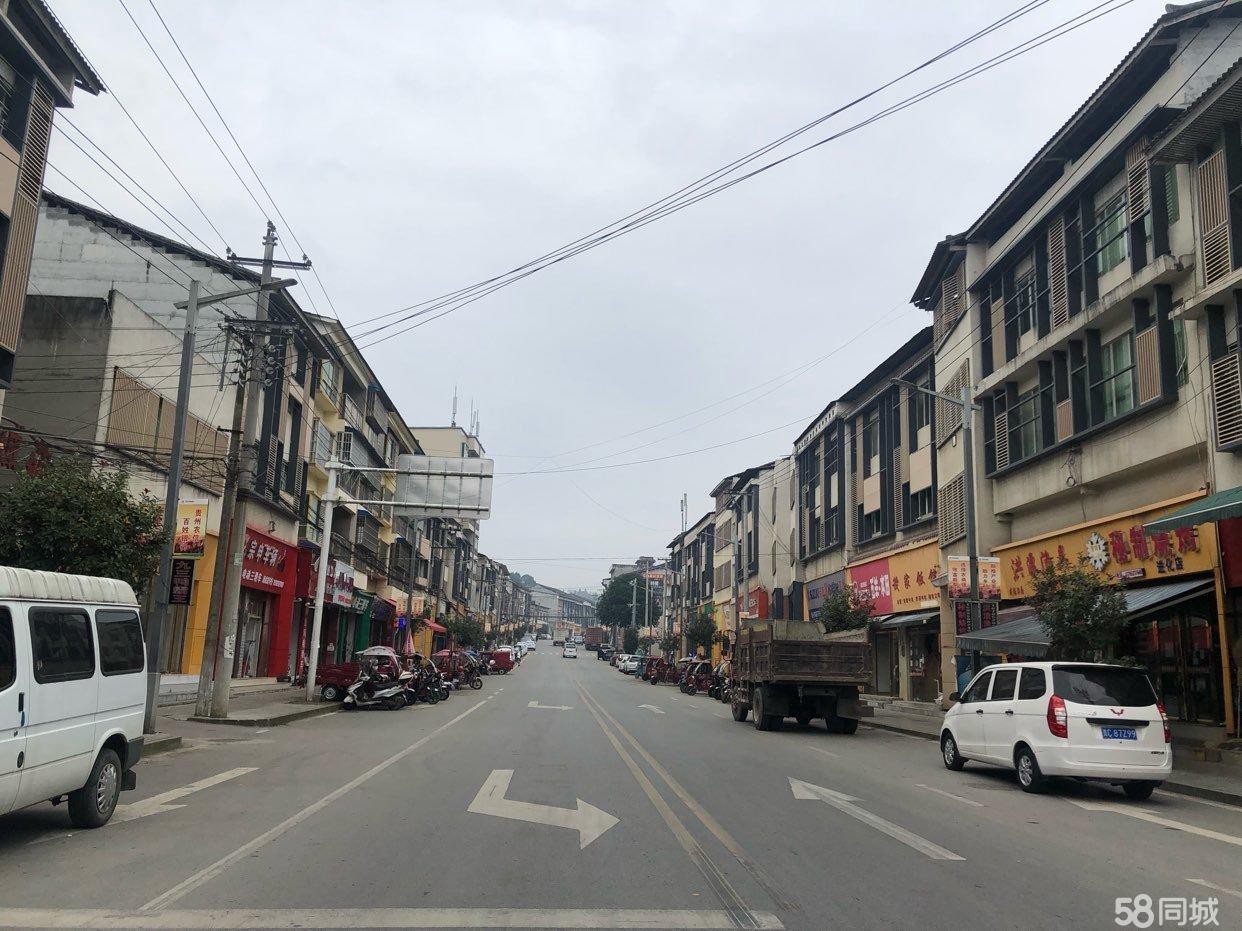 (转让)商铺在凤冈县进化镇，沿街商铺。可空店转让。需要可电话联系