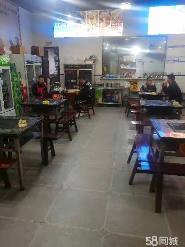 (转让)火爆商业街,门口人流量大。门口可以摆15张桌子没问题,