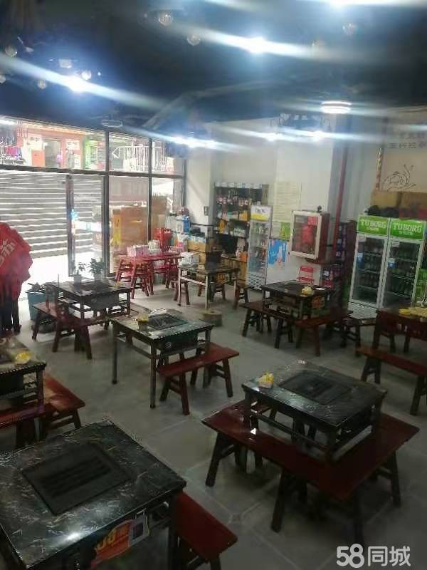 (转让)火爆商业街,门口人流量大。门口可以摆15张桌子没问题,