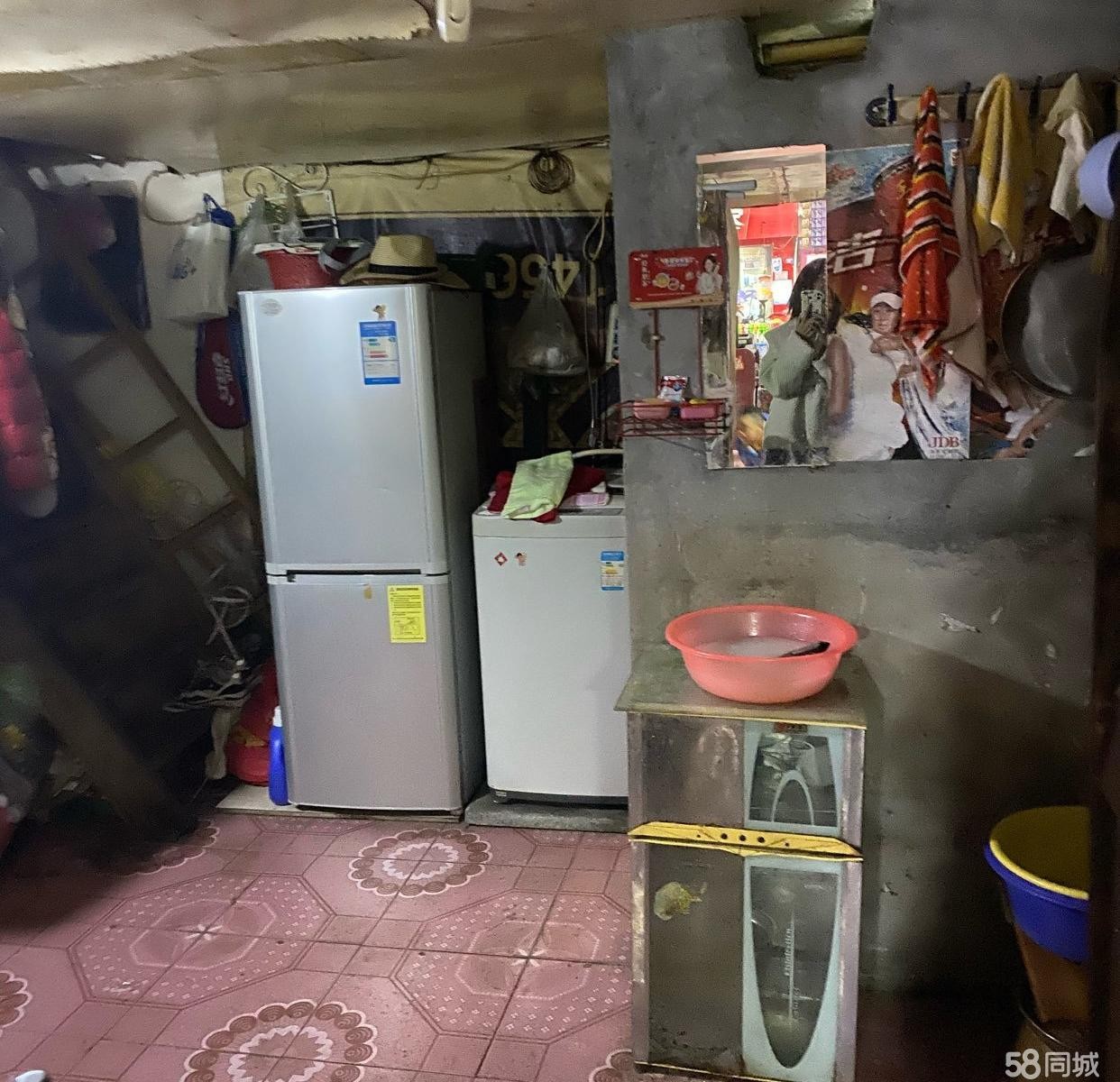 (转让)贵阳路烟酒店带烟证转让,人流量大,店内有阁楼,可居住