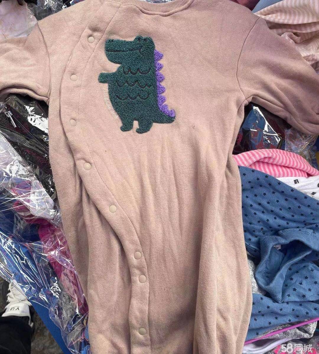 (转让)转地摊服装库存服装门店