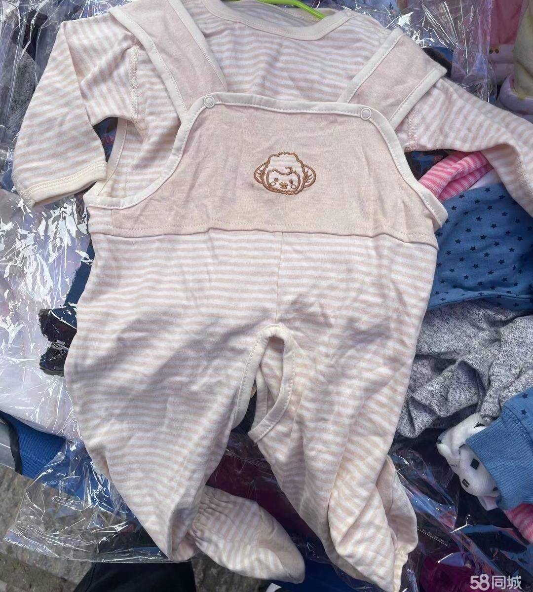 (转让)转地摊服装库存服装门店