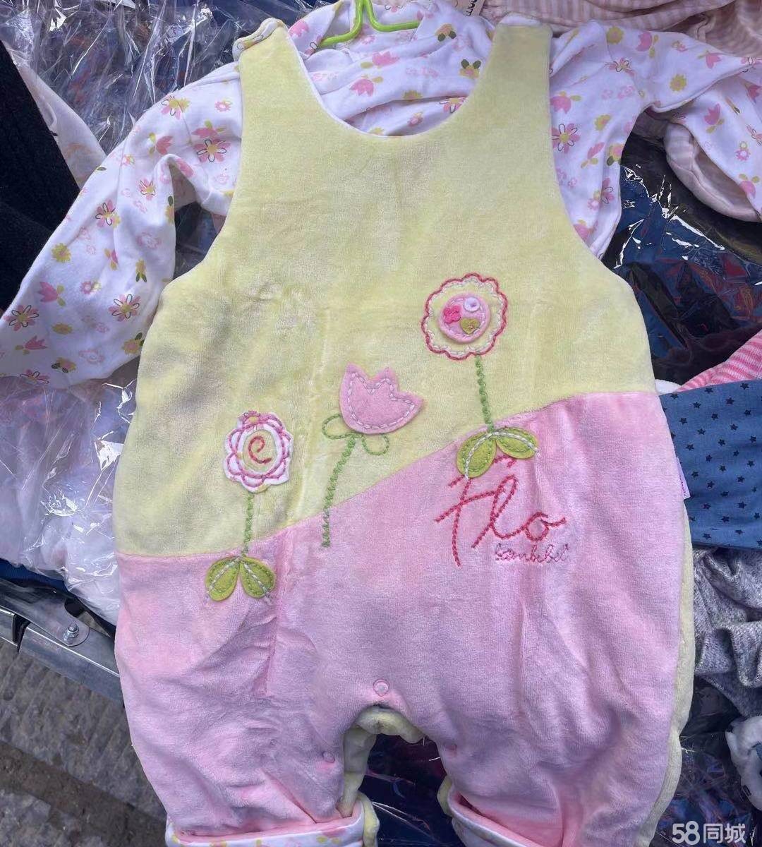 (转让)转地摊服装库存服装门店