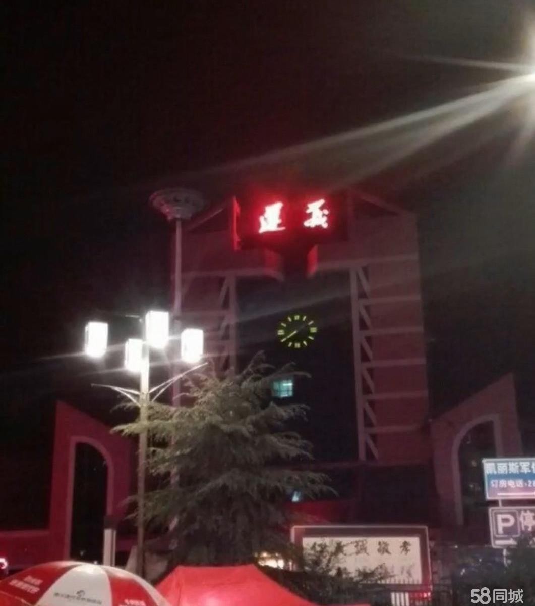 (转让)临街门面人流量大商业业态成熟周围住户多，所有行业都好做