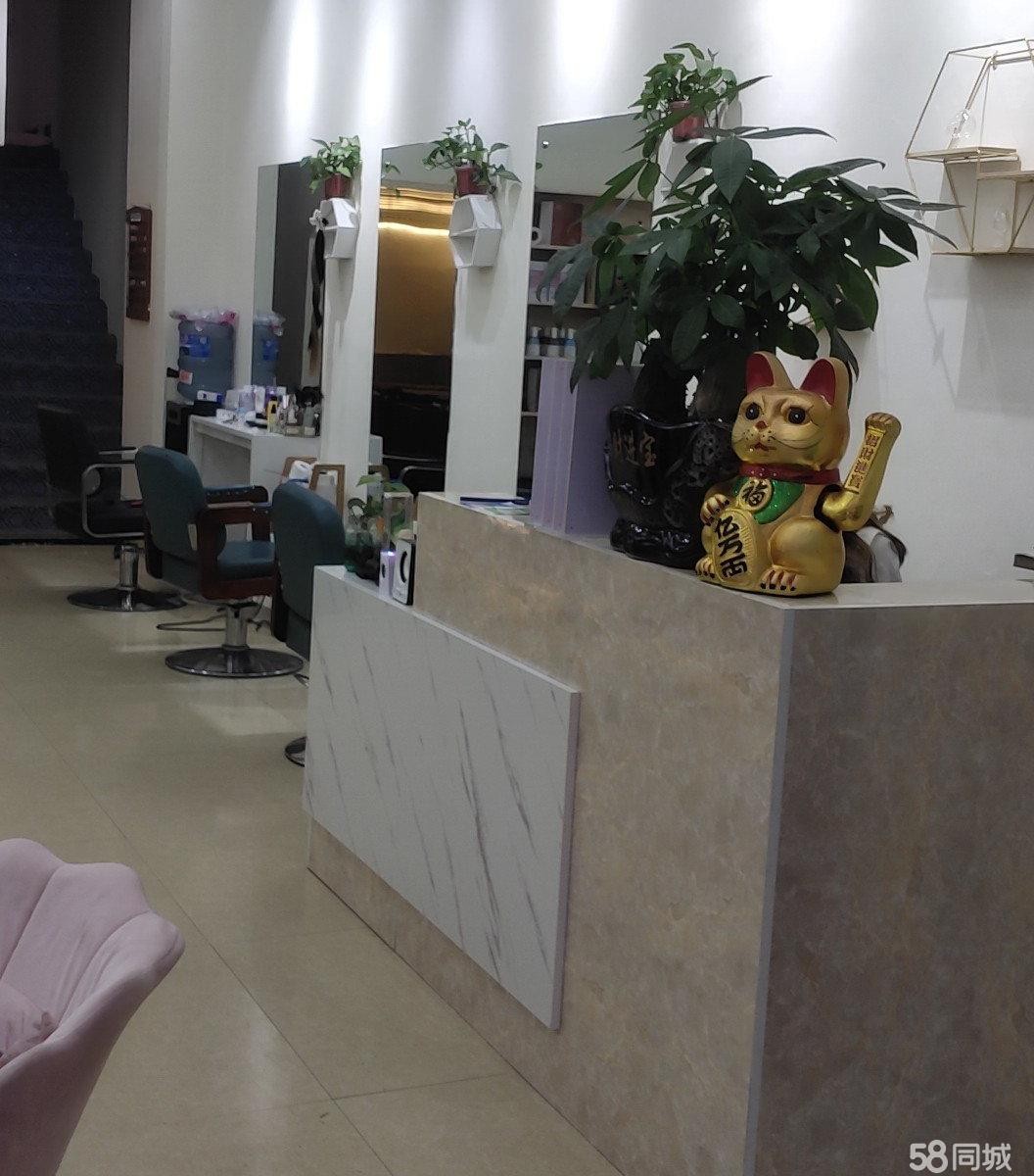 (转让)房东直租房店铺位于繁华路段