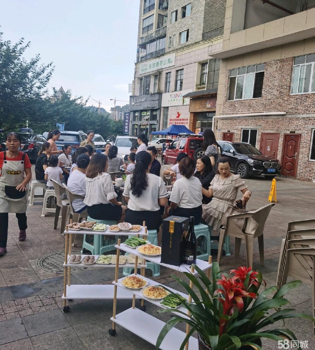 (转让)临街门面，停车方便，可摆外面