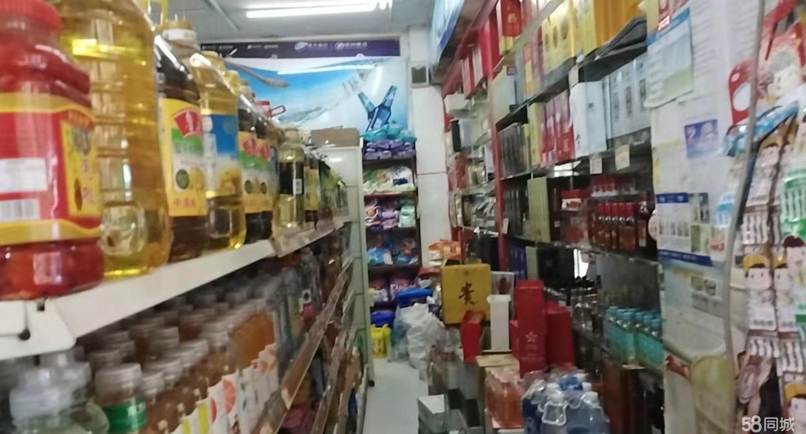 该门面（商铺）是租用的，房东很好，可长期租用。