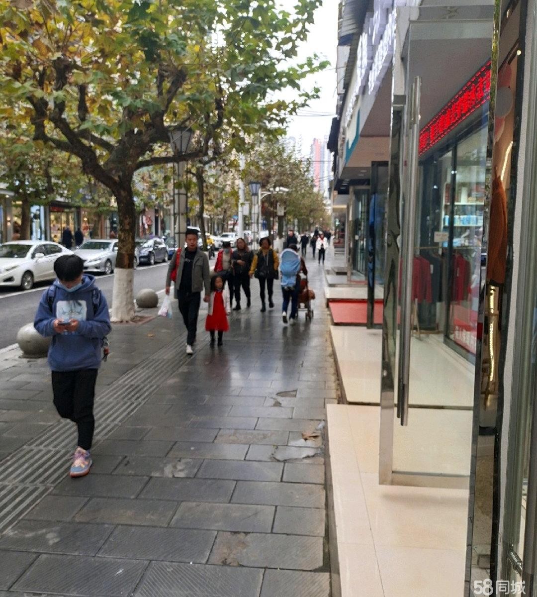 (转让)店铺位于南白繁华的商业街